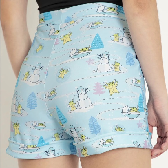 BlackMilkxStar Wars: The Child Winter Wonderland Cuffed Shorts - Grogu/Baby Yoda - Picture 2 of 11